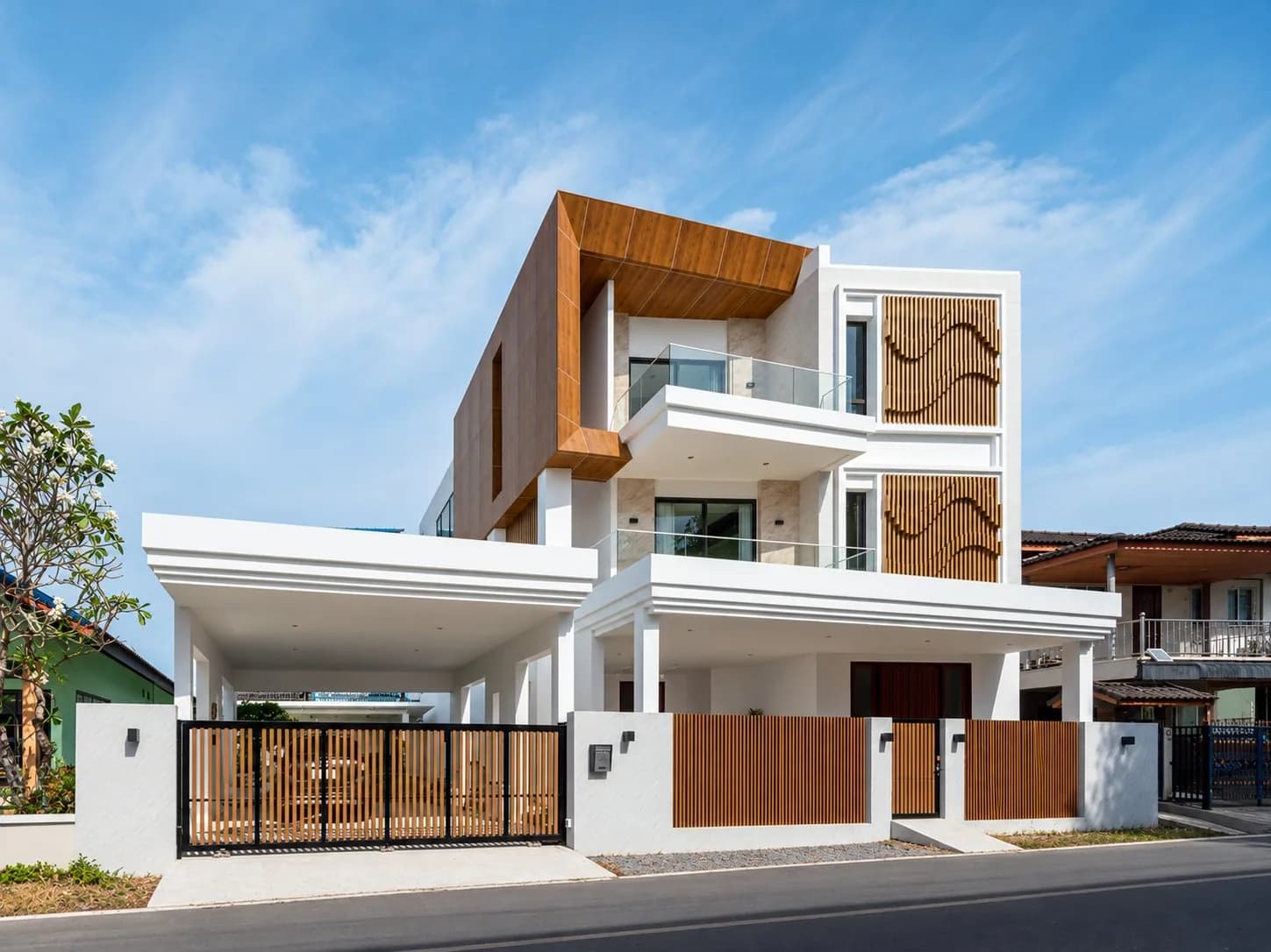 WAVE HOUSE